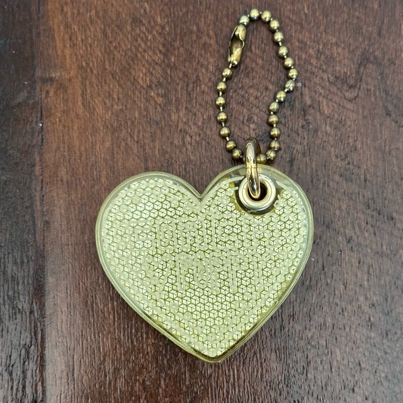 Coach Poppy Heart Hangtag - Picture 3 of 8